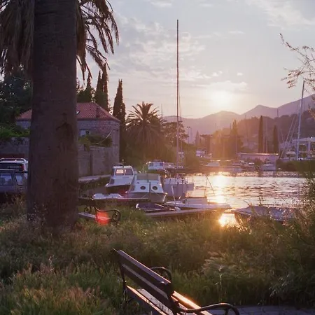 Sunset Free Parking & Wifi *