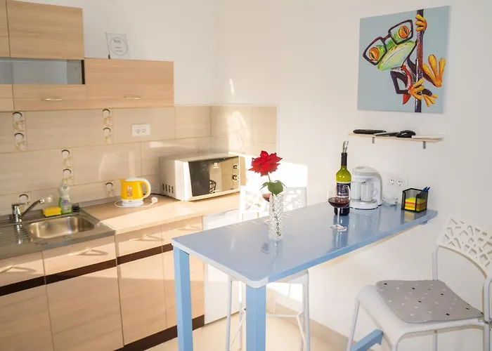 Sunset Free Parking & Wifi *