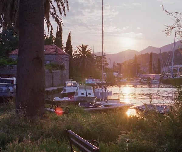 Sunset Free Parking & Wifi *