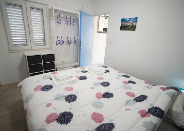 Sunset Free Parking & Wifi