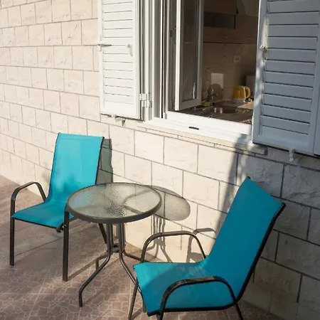 Sunset Free Parking & Wifi